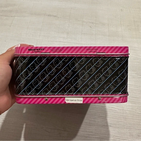 Hello Kitty Tin Lunch Box - Picture 4 of 5